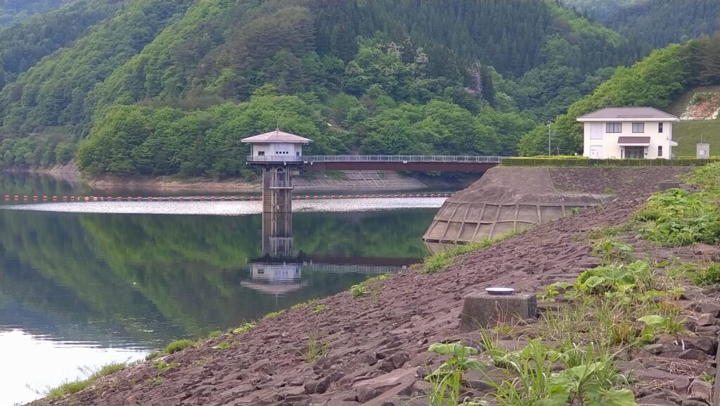 葛丸ダムの取水設備