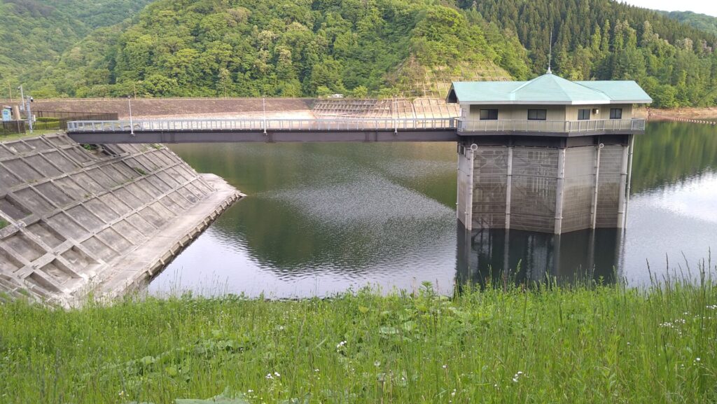 山王海ダムの取水設備