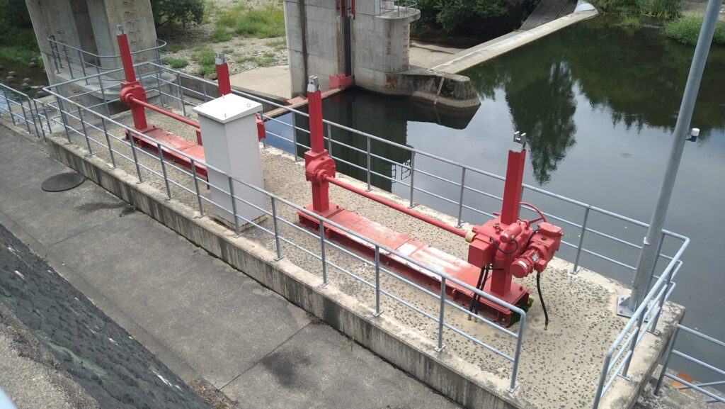 新田堰頭首工の取水口
