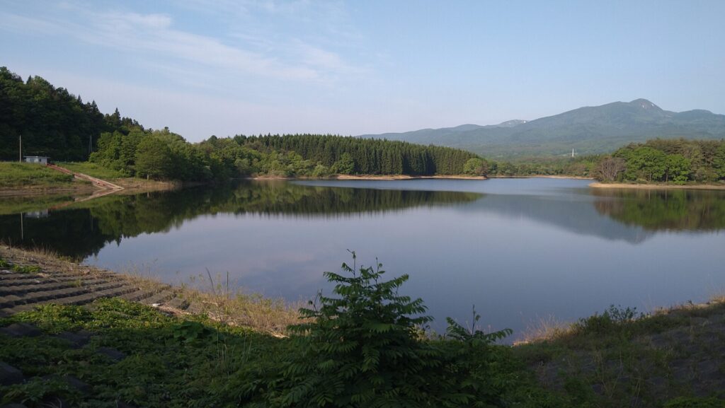 橇引沢溜池のダム湖