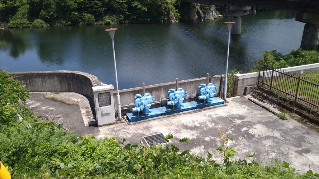 馬越頭首工の左岸にある取水口