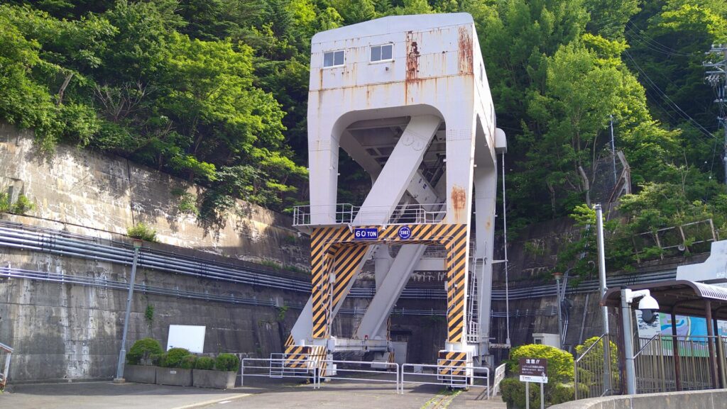 奈川渡ダムのクレーン
