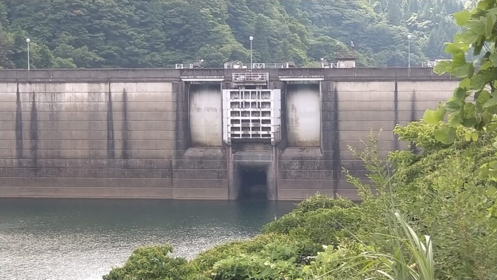 小口川ダムのゲート