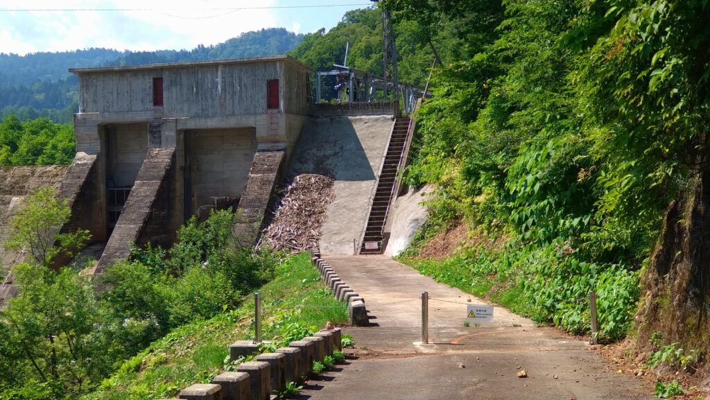 折立ダムの入口