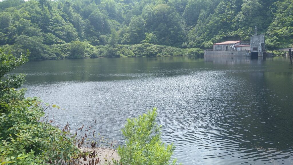祐延ダムのダム湖