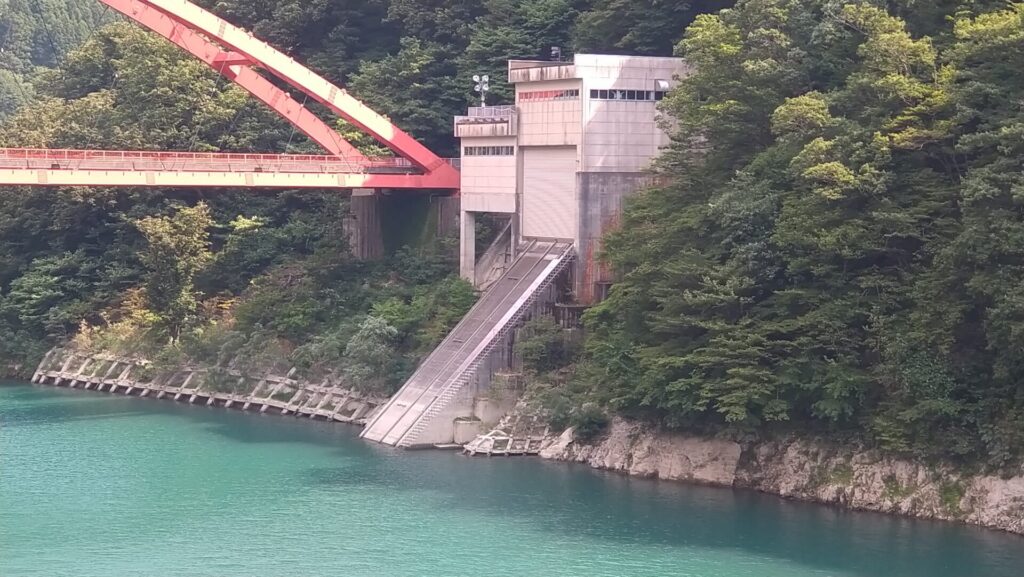 宇奈月ダムのインクライン