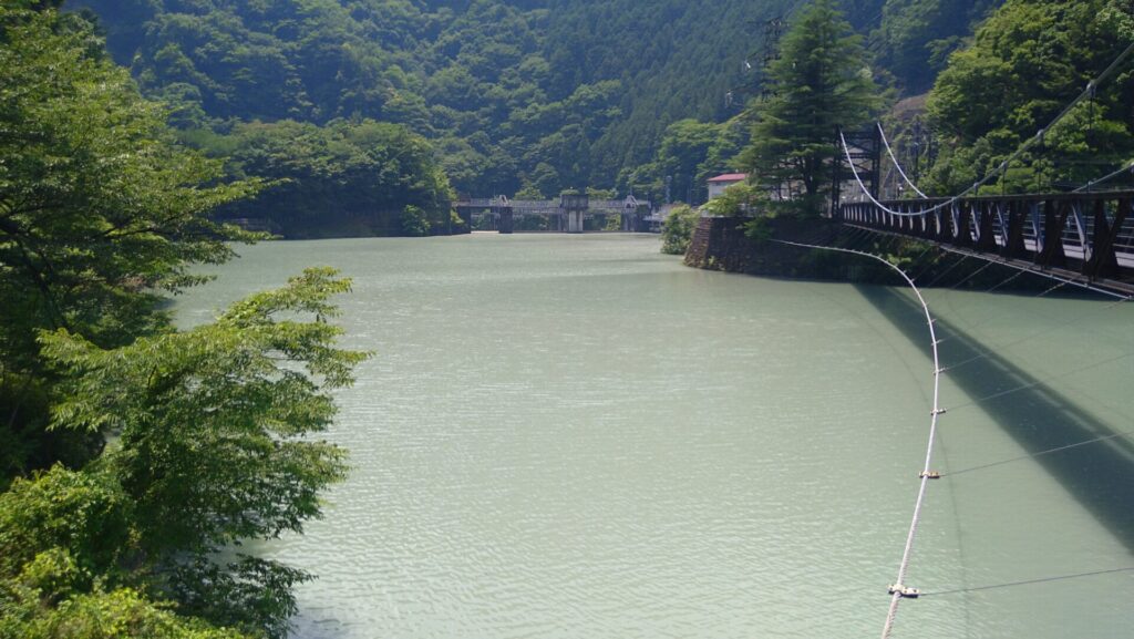大井川ダムと市代吊橋