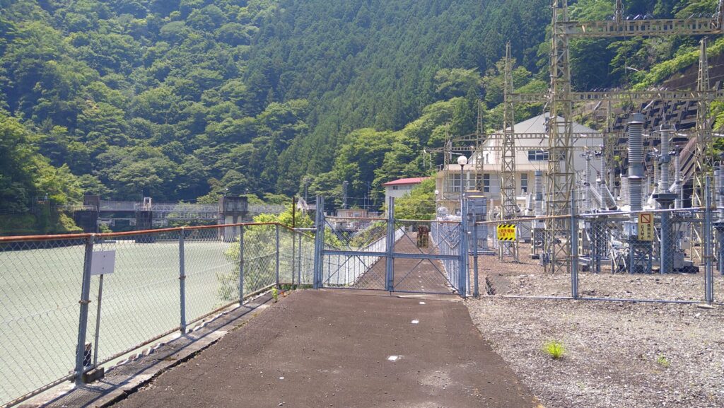 大井川ダムと奥泉発電所