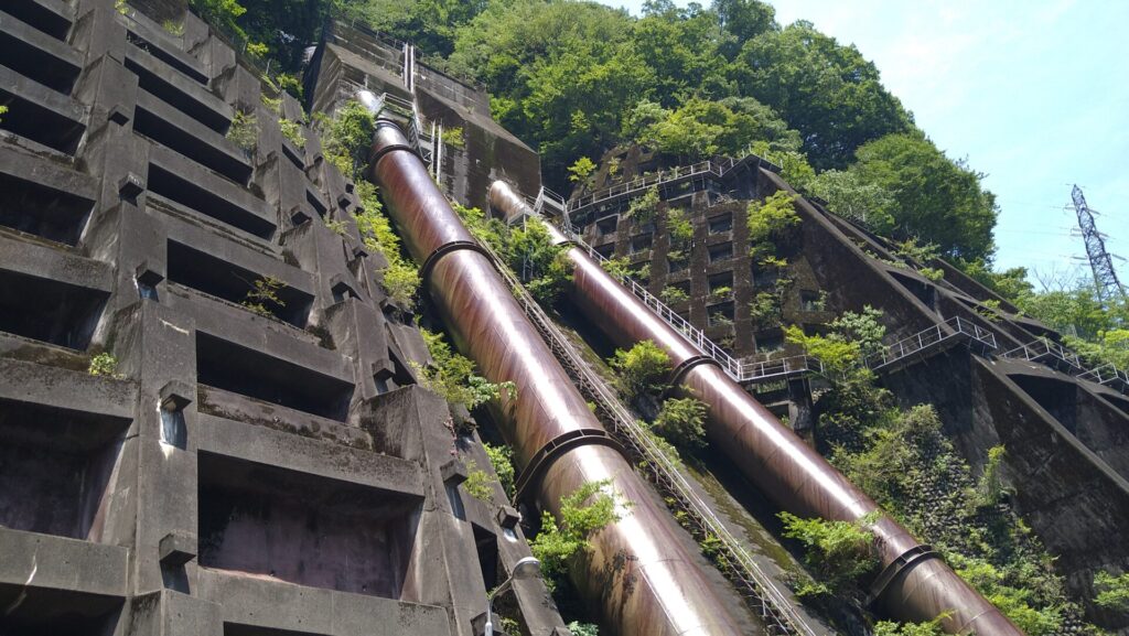 大井川ダムの水圧鉄管